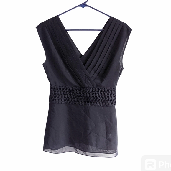 Banana Republic Tops - Like new Banana Republic blouse size S